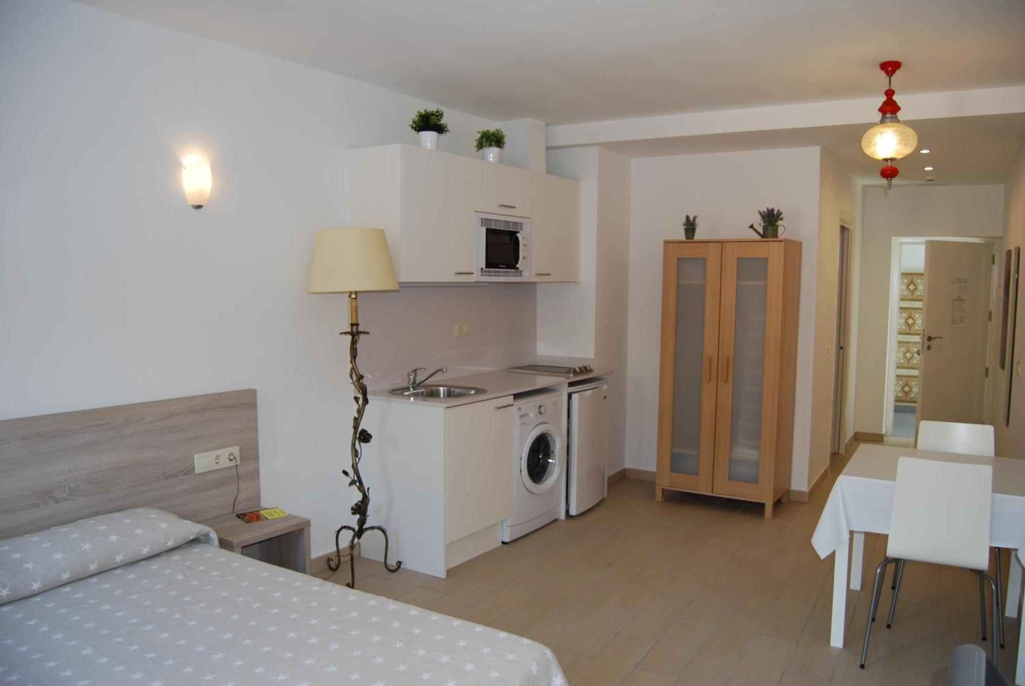 Apartaments Fonda Comerc Torroella de Montgrí المظهر الخارجي الصورة